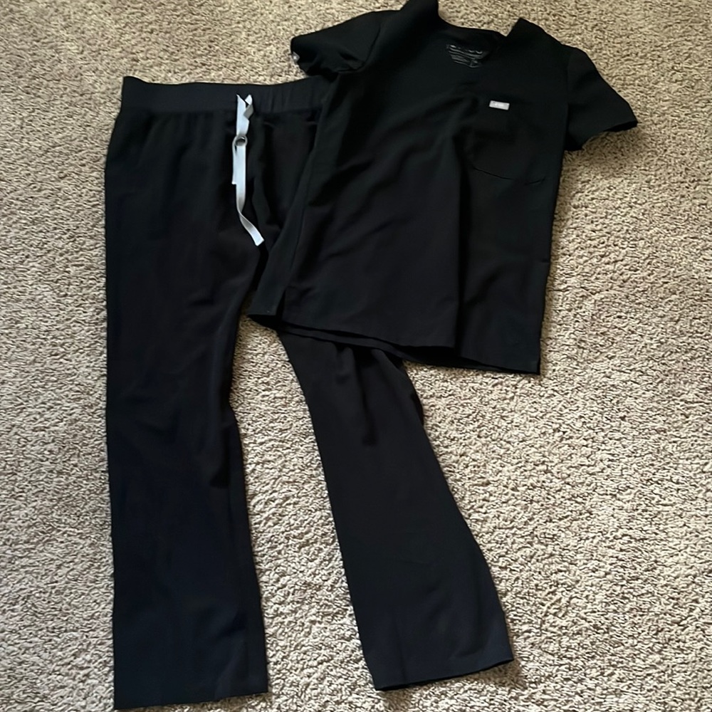 Figs sz XS black 2 pc scrub set